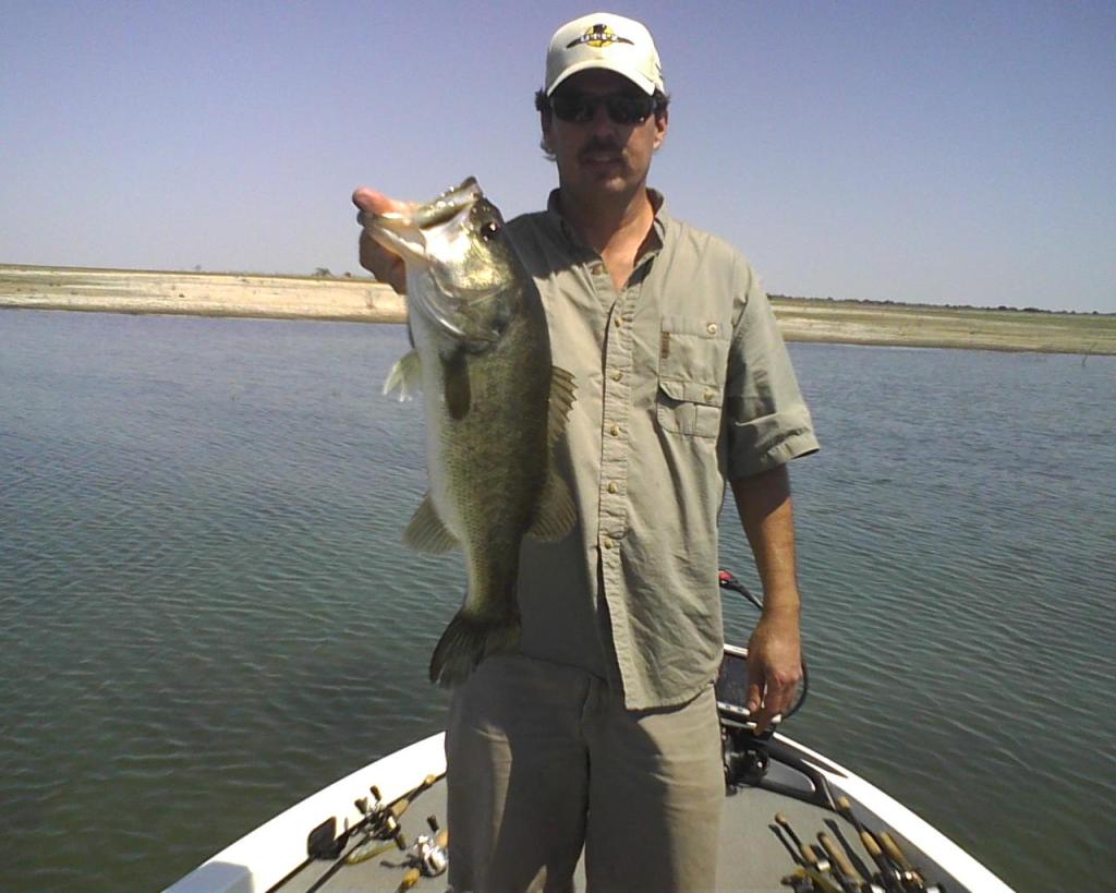 Lake Amistad Fishing GuideAmistad bass fishing guideLake Amistad TX